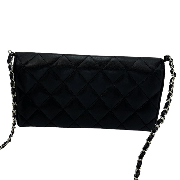 Auth Chanel Wallet With Added Chain - Picture 4 of 16